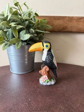 Hobby Lobby Black and Yellow Toucan Figurine